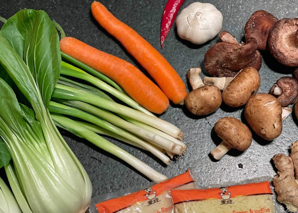VEgane Ernährung schnell und einfach: Zutaten für vegane Ramen Suppe